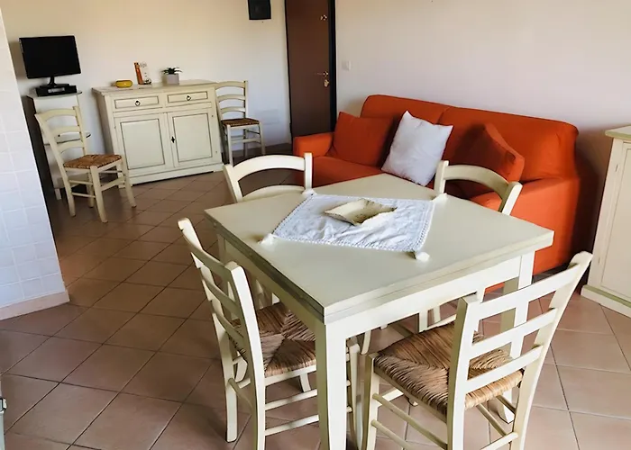 Trilocale I Graniti San Teodoro * 蒙特佩特罗素